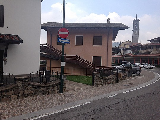 fermata bus corso monte rosa