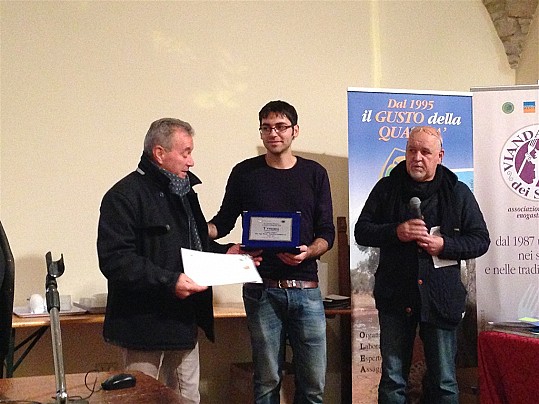 Premiazione primo classificato categoria “Oli fruttati leggeri”