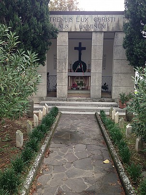 Monumento ai caduti in località Castello di Montegridolfo