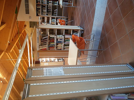 Zona scaffali 2° piano