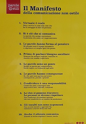 parole ostili foto